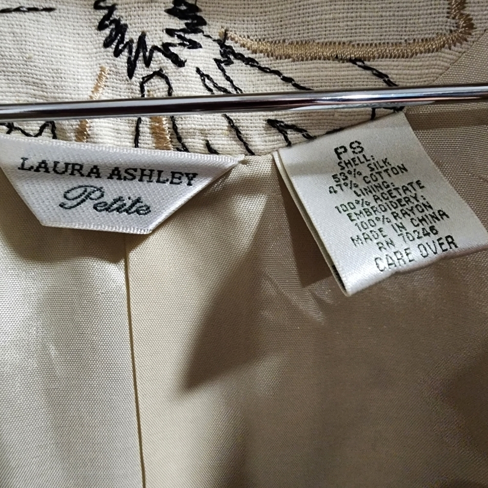 Laura Ashley Petite Floral Embroidered Jacket Size Petite Small - Picture 8 of 9